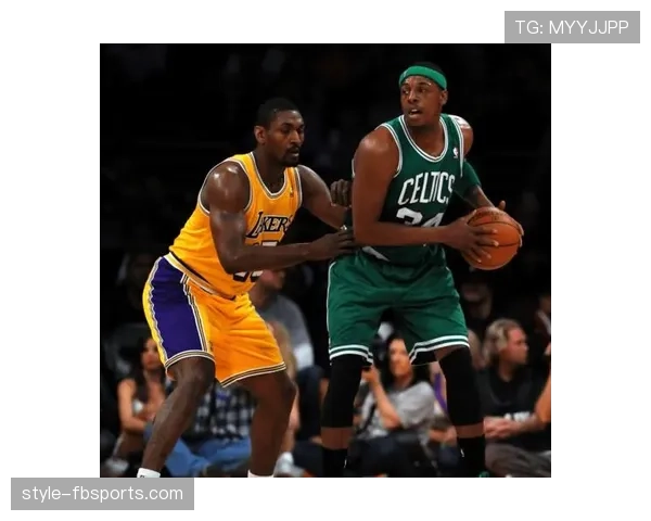 保罗·皮尔斯打出单打中投，稳固得分，异于3分潮