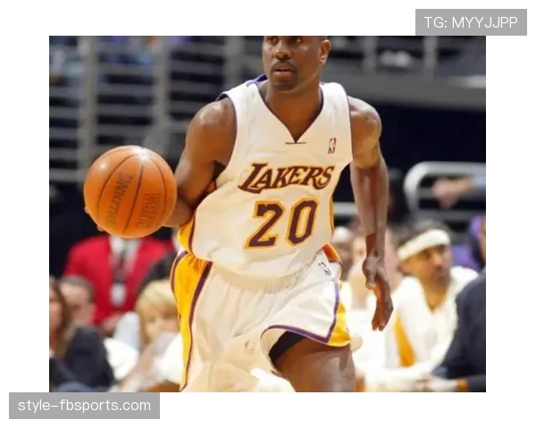 加里·佩顿无球掩护效率提升显著助力球队防守端表现